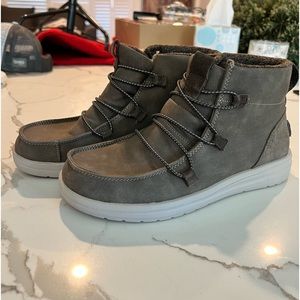 Hey Dude Eloise boot, size 8